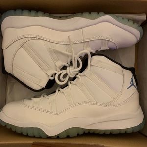 Retro Jordan 11 Legend Blue